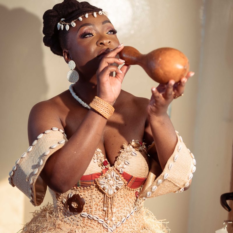 maquillage-coiffure-mariage-coutumier-gabonais 28